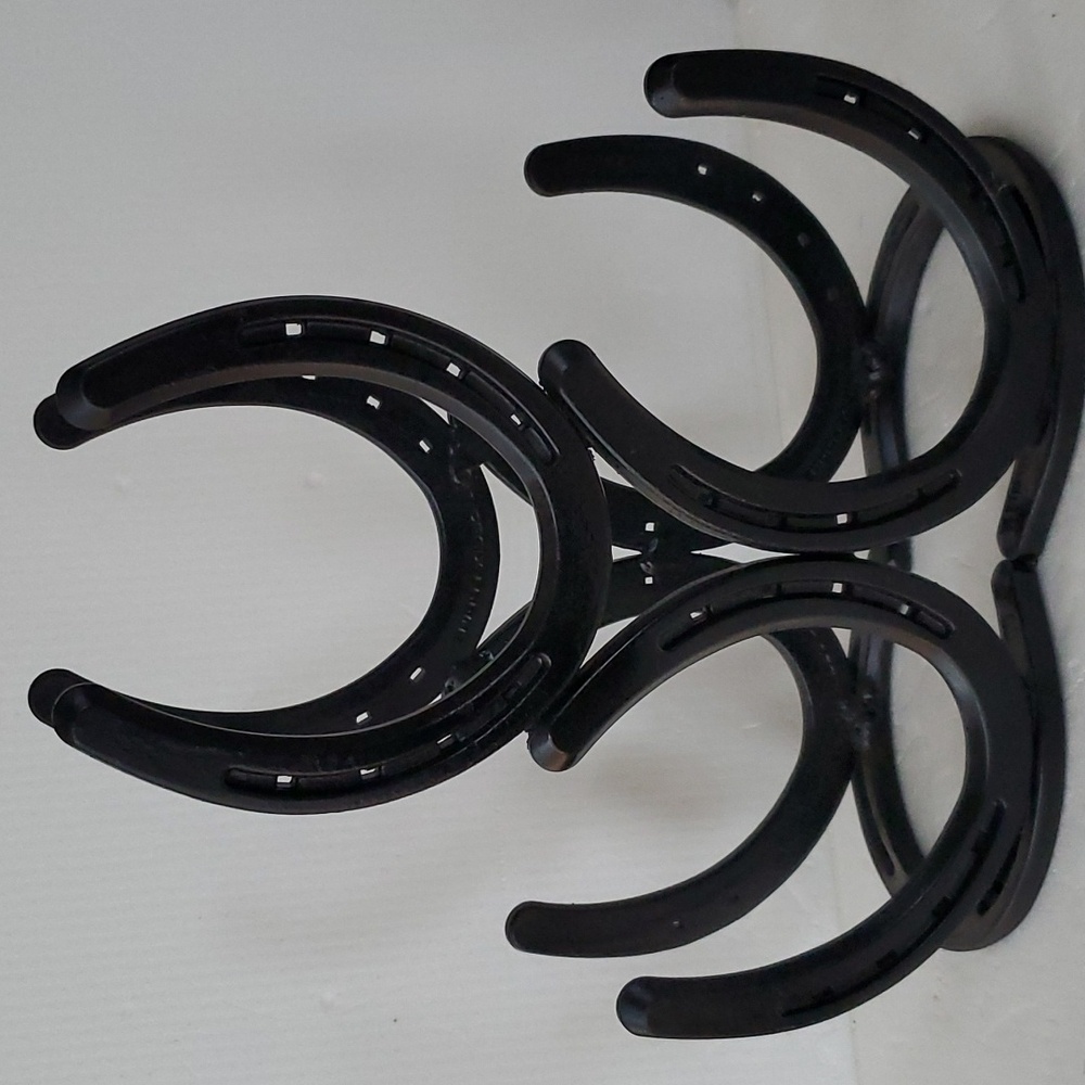 Wrought Iron Diamond Horseshoe Wine Rack 3 Bottle Holder Heavy Weight